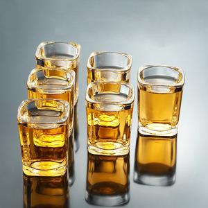 1.5 oz logo personnalisé verrerie whisky vin <span class=keywords><strong>tequila</strong></span> verres à liqueur unique en forme de coeur verre à liqueur - Product Image 3