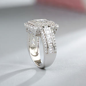 Anillo de Diamantes de Oro Blanco Q239, Corte Esmeralda, Color D Natural, Anillo de Compromiso para Mujer con Diamantes Laterales - Product Image 4