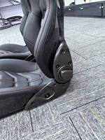 Sièges de voiture en fibre de carbone légers, sièges de piste en cuir rouge, sièges de voiture électriques entièrement automatiques pour Ferrari 458