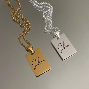 Groothandel Roestvrij Staal Gepersonaliseerde Sieraden Custom Gegraveerd Ze Ketting Eenvoudige Rechthoek Hanger Ketting Voor Vrouwen Cadeau - Product Image 1