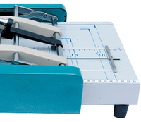 Machine à agrafer et à plier 8200, machine à livrets papier, machine à pliage de dépliants, plieuse de livrets, machine à relier les livrets, agrafeuse