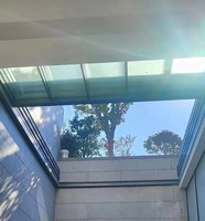 Fenêtre de toit coulissante électrique automatique en alliage d'aluminium moderne, étanche, pour balcon et terrasse, avec ouverture rétractable