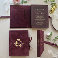 Coffret d'invitation de mariage en velours vert émeraude, estampé à chaud, avec monogramme personnalisé et ruban, cartes de mariage