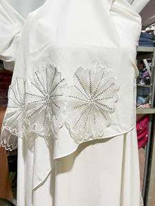 Robe de femme musulmane malaise robe indonésienne à col rond avec hijab dentelle abaya islamique et hijab abaya musulmane blanche - Product Image 6