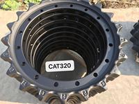 قطع غيار مناسبة لحفارات CAT: حلقة التوجيه (الدرايف سبروكت) وقطع الهيكل السفلي لحفارات CAT وHitachi وKomatsu - قطع غيار بديلة من مورد صيني (OEM)