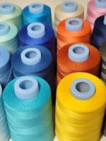 Hilo de Coser de Poliéster de Alta Tenacidad Tex27 Tex40 40s/2, Hilo Teñido para Coser Prendas y Rematar