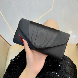 Nouveauté : Sac à chaîne plissé minimaliste, chic et sophistiqué, style européen, sac bandoulière et pochette pour femmes - Product Image 4
