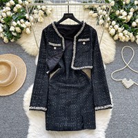 Ensemble élégant en tweed pour femme automne-hiver 2025 : veste courte et robe moulante à fines bretelles pour petites tailles