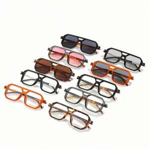 Lunettes de soleil carrées unisexes personnalisées anti-lumière bleue UV400 à double pont, monture transparente polygonale, pour ordinateur - Product Image 2