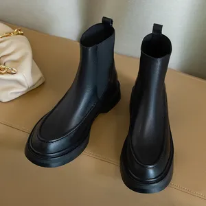 Chaud en <span class=keywords><strong>cuir</strong></span> véritable femmes bottes rétro Style britannique sans lacet <span class=keywords><strong>Chelsea</strong></span> bottes mode <span class=keywords><strong>bottines</strong></span> bout rond plat avec des chaussures pour femmes - Product Image 4