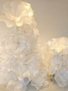 Installation florale géante en organza à texture modélisée pour la décoration <span class=keywords><strong>de</strong></span> <span class=keywords><strong>fond</strong></span> <span class=keywords><strong>de</strong></span> scène <span class=keywords><strong>de</strong></span> photographie <span class=keywords><strong>de</strong></span> mariage - Product Image 4