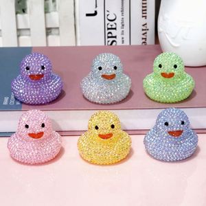 Elarve DIY Dot Drill Duck, Set de 6 Piezas, Adornos de Plástico para Pegar a Mano, en Caja de Exhibición, Venta al por Mayor - Product Image 1