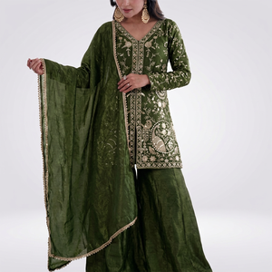 Robe Anarkali longue verte brodée pour femme, tenue traditionnelle indienne et pakistanaise pour mariage, coupe ample en soie - Product Image 1