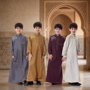 NOUVEAU DESIGN Thobes populaires pour hommes musulmans - Coton/Polyester Style Moyen-Orient Modèle MI_8361 Fabriqué au Pakistan par Mega Impex Service OEM - Product Image 3