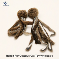 Jouet pour chat en fourrure de lapin naturelle, peluche douce avec pattes en fourrure tombantes pour l'exercice et le jeu des chats d'intérieur