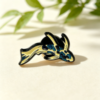 Épingles de revers décoratives personnalisées, faible MOQ, en forme de poisson, émail souple avec placage noir teinté