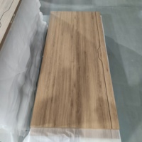 Porte intérieure recouverte de film, texture sculptée délicate, résistante à l'humidité, couleur stable, durable, pour la rénovation d'appartements