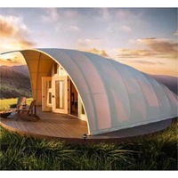 Hôtel de glamping avec tentes dôme et villas de villégiature en forme de coquille, dotées de chambres à toit arqué pour l'observation des étoiles, pour sites de camping agricoles et d'éco-tourisme