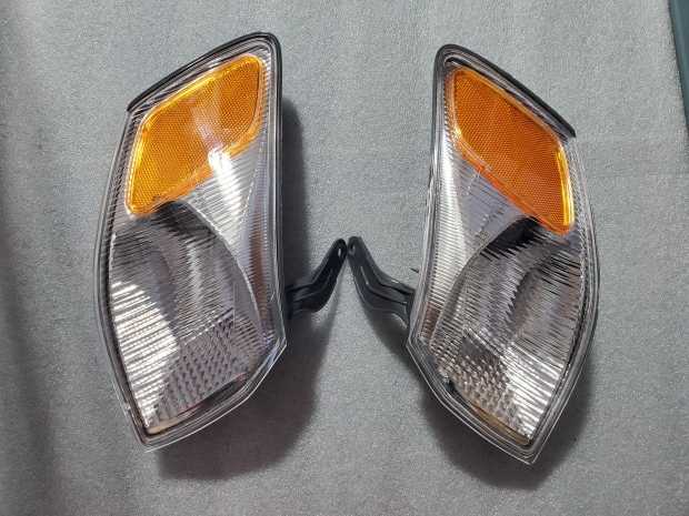 Toyota Camry Headlight Driver Side Corner Light For 1997-1999