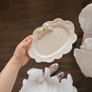 Assiette à gâteau <span class=keywords><strong>en</strong></span> céramique blanche peinte à la main, style rétro, design luxueux léger, passe au micro-ondes, plat de service décoratif, <span class=keywords><strong>vaisselle</strong></span> de table pour la maison - Product Image 4