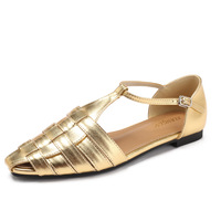 Sandales plates d'été pour femmes, nouveau style 2026, tissées, ajourées, à fermeture à bouton unique, respirantes, en PU, chaussures romaines tendance pour les vacances