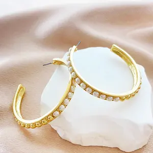 Custom Wholesale gold plated Pearl Design Luxury Stud Hoop Earrings Women beads cc stud Earrings