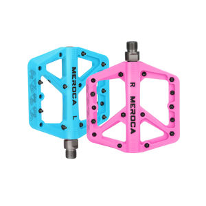 Pédales de vélo en nylon légères antidérapantes avec <span class=keywords><strong>axe</strong></span> en acier pour vélos de montagne/route/BMX - Product Image 1