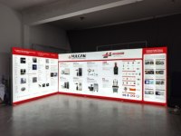 Panel de Tela SEG con Perfil de Aluminio Retroiluminado Personalizado, Logotipo de Marca, Renderizado 3D, Stand de Exhibición para Conferencias