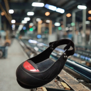 Chaussures de sécurité basses antidérapantes en caoutchouc avec embout en aluminium, protection anti-impact, certifiées EN22568, isolation électrique, unisexe, pour usine - Product Image 4