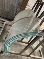 Vente directe usine : Verre trempé courbé à chaud pour décoration industrielle, serres, tables à thé, vitres automobiles, écrans d'affichage, style moderne