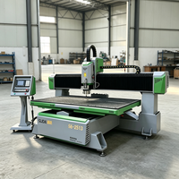 Machine de découpe CNC pour le travail du bois, routeur CNC permettant une découpe à grande vitesse pour les matériaux mixtes bois, aluminium et acrylique