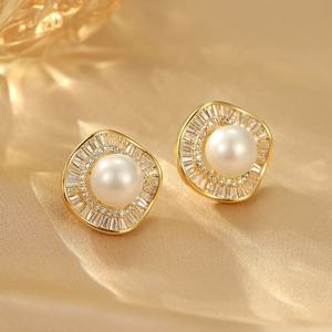 Light Luxury High-End Women's <b>Stud</b> <b>Earrings</b> Trendy Fashionable S925 <b>Silver</b> Needle Gold Plated Inlaid Zircon Geometric Pattern - Product Image 3