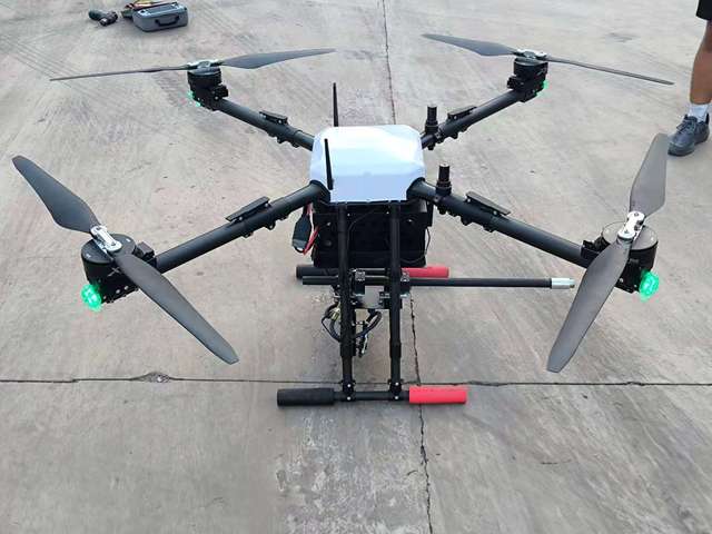 Agricultural Cleaning Drone with Engine Pump Sprayer High Safety 1 Year Warranty