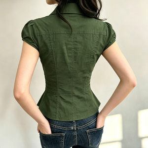 Chemisier d'été vert rétro vintage à manches courtes bouffantes, col à revers, boutonné, cintré à la taille, coupe ajustée - Product Image 4