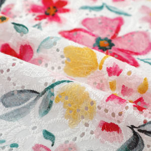 Diseño floral de impresión digital personalizado transpirable en tela de bordado de algodón 100% para ropa - Product Image 4