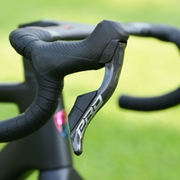 Vélo de Gravel GRAVEL-X avec Roues en Fibre de Carbone SENTYEH, 13 Vitesses, Transmission Électronique Sans Fil, Freins à Disque Hydrauliques, Cadre Rigide, Capacité 150 kg