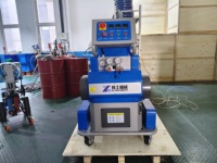 Machine de pulvérisation de mousse de polyuréthane haute performance à entraînement hydraulique, contrôle PLC Linux, système de chauffage complet, garantie 1 an, strictes exigences