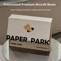 Boîte d'emballage pour vêtements en carton ondulé pliable, couleur personnalisée, pour avion, logistique express, boîte cadeau, logo personnalisé