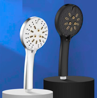 Pommeau de douche à jet de pluie à économie d'eau à haute pression avec triple pulvérisation de finition chromée pour salle de bain d'appartement et d'hôtel