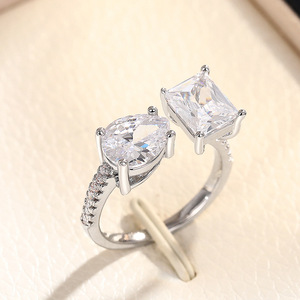 Anello Geometrico a Goccia Aperto e Regolabile con Design Quadrato per Donne - Product Image 4