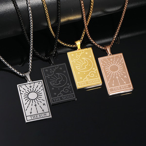 Collier pendentif carte de tarot pour femme en acier inoxydable plaqué or, serti clos, forme papillon, chaîne tendance, cadeau pour la vie quotidienne - Product Image 2