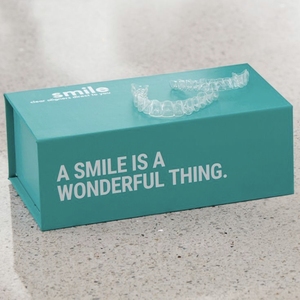 Boîtes d'emballage personnalisées de haute qualité pour facettes dentaires, en carton rigide, pour aligneurs, emballage aseptique, boîte magnétique - Product Image 3