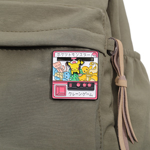 Épingles à badges mobiles en métal de haute qualité de 4.4cm pour les fans de jeu Poke Monster <span class=keywords><strong>Pikacu</strong></span> dans un style de machine à griffes mignon comme cadeau - Product Image 6