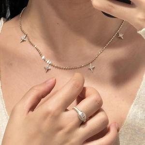 สร้อยคอเงินแท้ S925 ประดับเพชรสามเม็ด ดีไซน์พู่ห้อย  แบบอเนกประสงค์  ชุบแพลตตินัม  สร้อยคอประดับกระดูกไหปลาร้า  ดีไซน์หวาน เรียบง่าย  เครื่องประดับเฉพาะกลุ่ม - Product Image 2