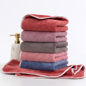 Toalla de Felpa Coral 75x35cm Suave Absorbente Agradable para la Piel Uso Doméstico - Product Image 4