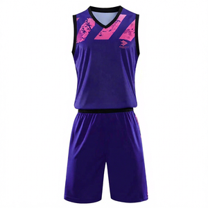 Ensemble d'uniformes de basketball personnalisés pour hommes – Maillot sans manches col en V et short respirant bicolore pour l'été - Product Image 1