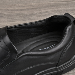 Mocassins en cuir véritable pour hommes, bout rond, à enfiler, semelle extérieure en caoutchouc antidérapante, semelle intermédiaire en EVA, toutes saisons, chaussures robustes - Product Image 3