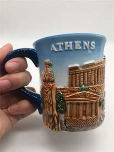 Taza de Café de Cerámica Pintada a Mano con Relieve 3D de la Acrópolis, el Parténón y el Erechtheion, Atenas, Grecia, Artesanía Hecha a Mano, Recuerdo de Viaje - Product Image 3