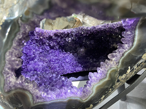 En gros, Grappe de cristaux naturels, spécimen minéral, géode d'améthyste polie, géode d'améthyste en forme de peau d'agate, grande géode d'améthyste en grappe - Product Image 6