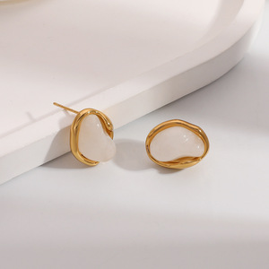 Pendientes de botón con forma de corazón de resina ámbar, chapados en oro de 18k, de acero inoxidable, joyería de moda para mujer - Product Image 4